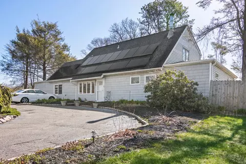 53 Harford Dr, Coram, NY 11727