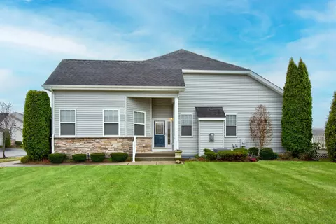 142 Augusta Dr, Medford, NY 11763