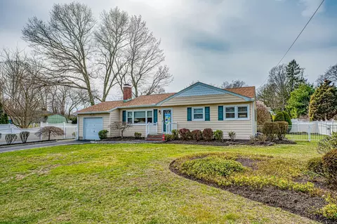 88 Belle Terre Ave, Miller Place, NY 11764