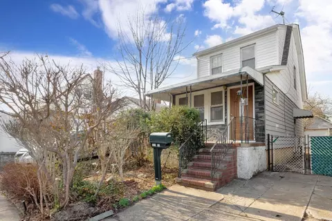 254-11 82nd Rd, New York, NY 11004