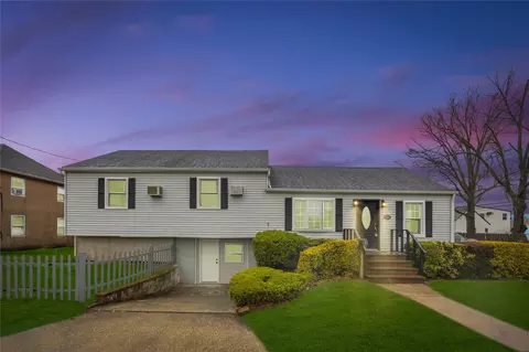 69 East Ave, Hicksville, NY 11801