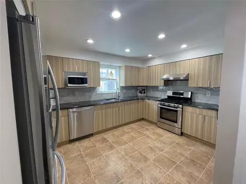 2294 Roosevelt Ave, East Meadow, NY 11554