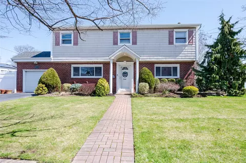 3345 Park Ave, Oceanside, NY 11572