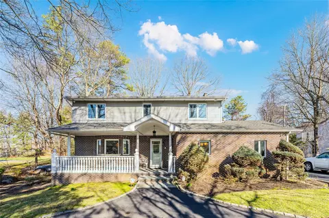 1170 Carlls Straight Path, Dix Hills, NY 11746