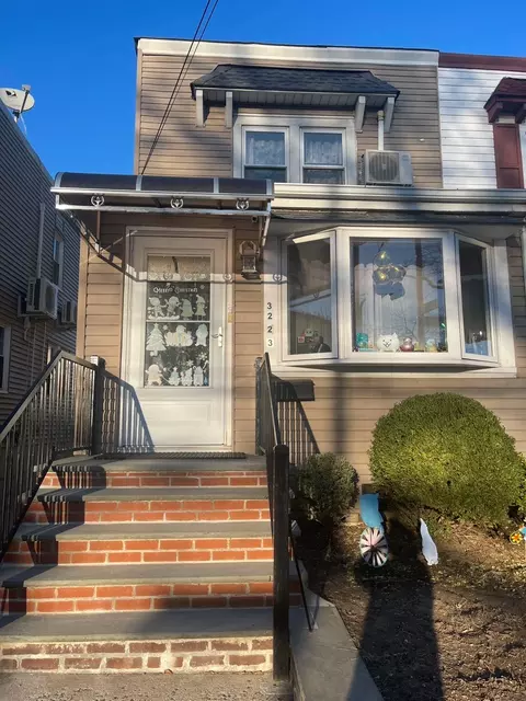 32-23 Jordan St, Flushing, NY 11358