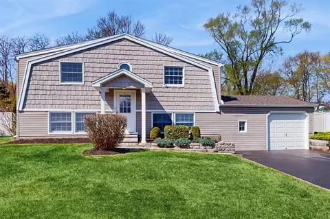 54 University Heights Dr, Stony Brook, NY 11790