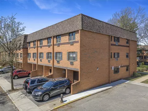 220-51 67th Ave #A, Oakland Gardens, NY 11364