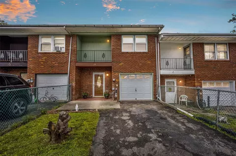 75 Vails Gate Heights Dr, New Windsor, NY 12553