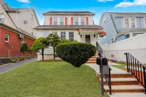 82 Crosshill St, Staten Island, NY 10301