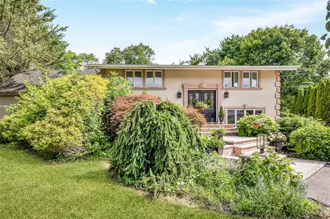 9 Hare Ln, Setauket, NY 11733