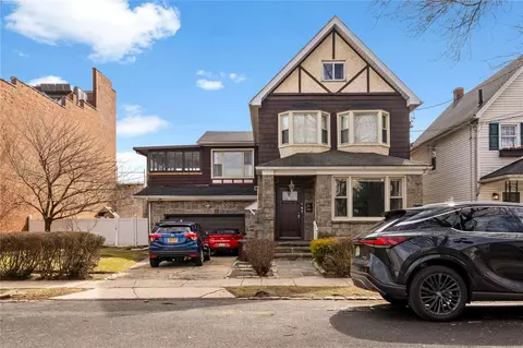 20 8, Staten Island, NY 10306