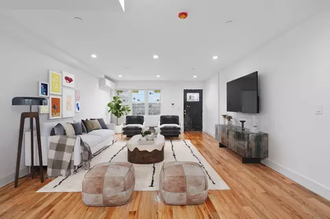6952 Hessler Ave, New York, NY 11692