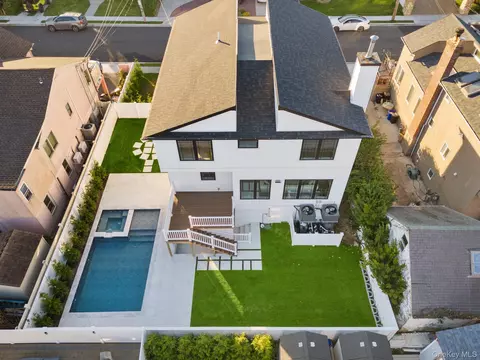 188 Coronado St, Atlantic Beach, NY 11509