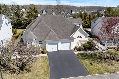 145 Scenic Lake Dr, Riverhead, NY 11901