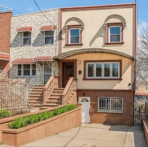 1029 E 230th St, New York, NY 10466