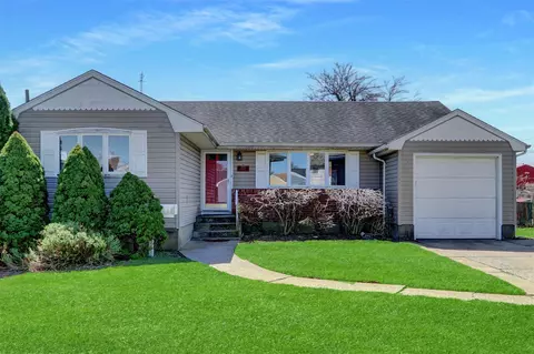 2606 Firma Ln, East Meadow, NY 11554