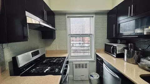 143-43 41 Ave #3L, New York, NY 11355