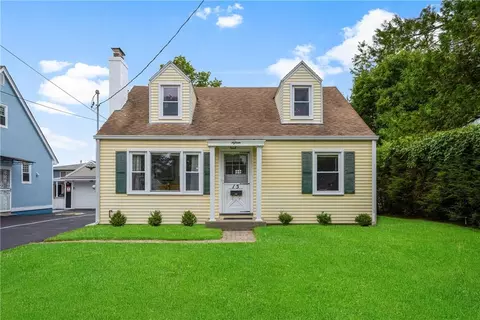 15 Shelley Ave, Mount Pleasant, NY 10595