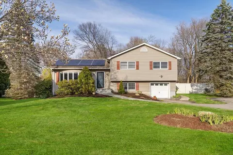 43 Ganung Dr, Ossining, NY 10562