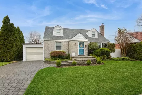 1759 Maurice Ave, East Meadow, NY 11554