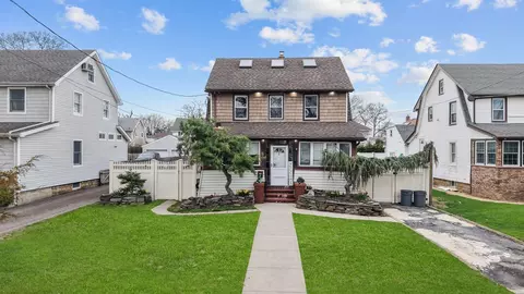 447 Birch St, West Hempstead, NY 11552