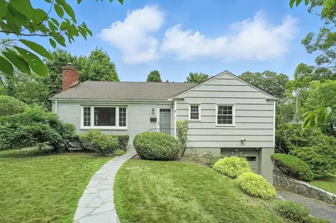 2 Forest Pl, Larchmont, NY 10538