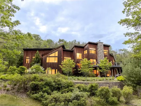 25 Vincent Pl, Mamakating, NY 12790