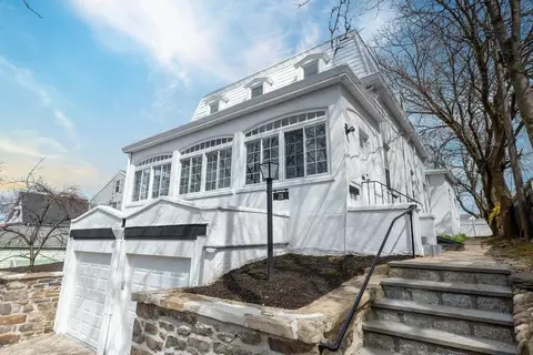 211 N 8th Ave, Mount Vernon, NY 10550