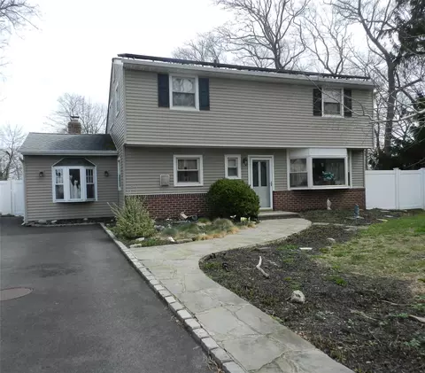 89 Joline Rd, Port Jefferson Station, NY 11776