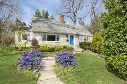 160 Douglas Pl, Mount Vernon, NY 10552