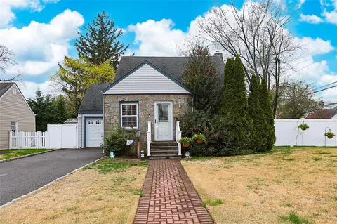 339 Roosevelt Blvd, West Hempstead, NY 11552