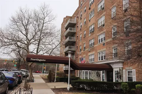 87-10 149 Ave #3H, Howard Beach, NY 11414