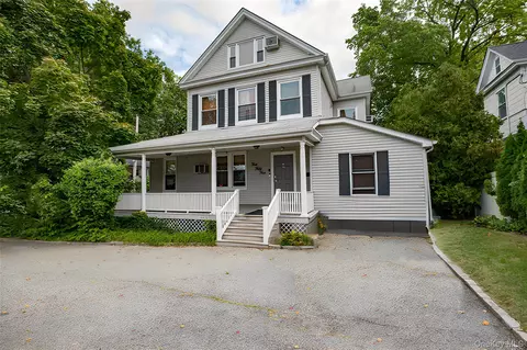 454 Main St, North Hempstead, NY 11050
