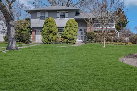 177 Marilynn St, East Islip, NY 11730