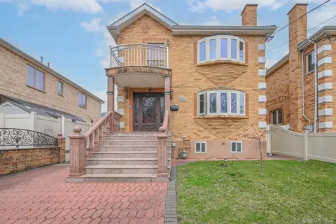 168-07 81 Ave, Jamaica, NY 11432