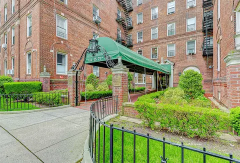 111-15 75th Ave #6O, New York, NY 11375