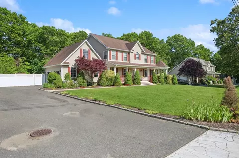 55 Jackson Ave, Sound Beach, NY 11789