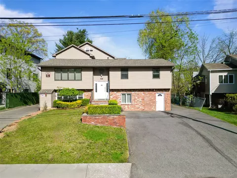 8 Charles Ln, Ramapo, NY 10977