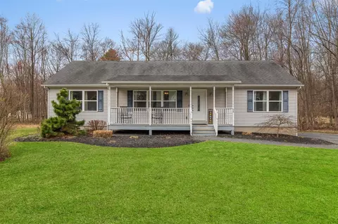 24 Carolyn Dr, New Paltz, NY 12561