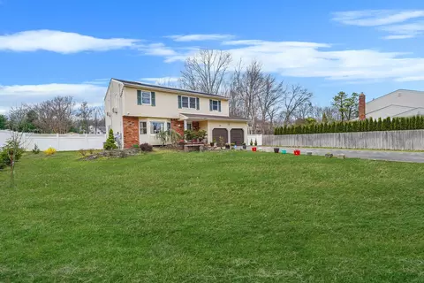 243 Seneca Avenue Dix Hls, Huntington, NY 11040