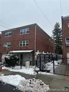 433 Howe Ave #A, New York, NY 10473