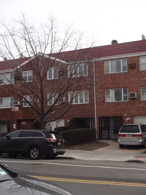 76-14 31 Ave, New York, NY 11370