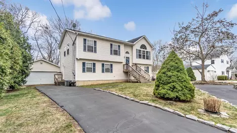 76 Edgewater Dr, Mastic Beach, NY 11951