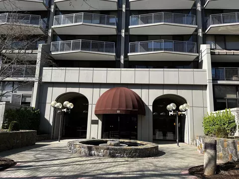 15 Stewart Pl #9E, White Plains, NY 10603
