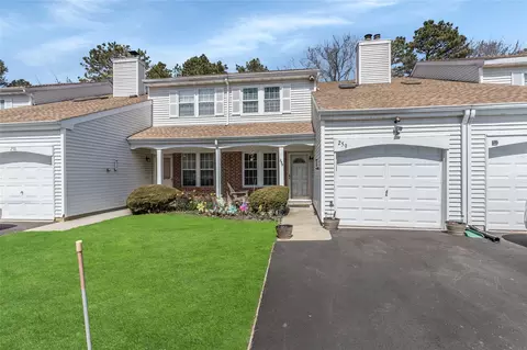 259 Juniper Ct, Middle Island, NY 11953