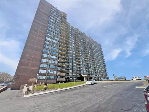 166-25 Powells Cove Blvd #8E, New York, NY 11357