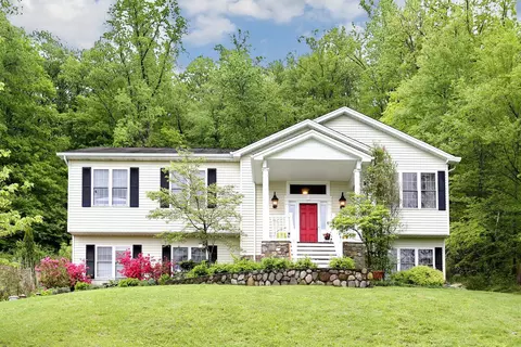 43 Hickory Rd, Ramapo, NY 10974