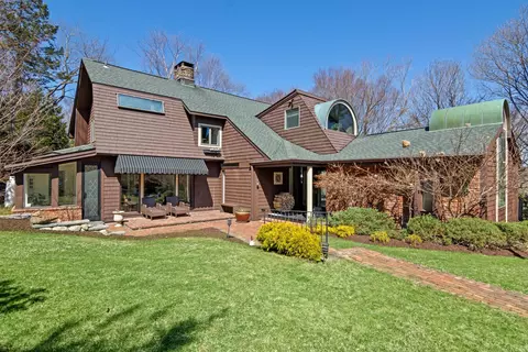 3 Prospect St, Shoreham, NY 11786