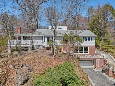 225 Hunter Ave, Mount Pleasant, NY 10591