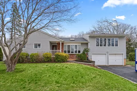 1031 Westminster Ave, Dix Hills, NY 11746